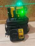 Laser DEWALT 12 linha verde profissional novo

Envio por correio expre