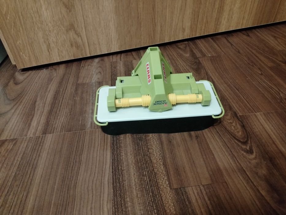 Zabawkowa kosiarka Claas disco 3050 fc