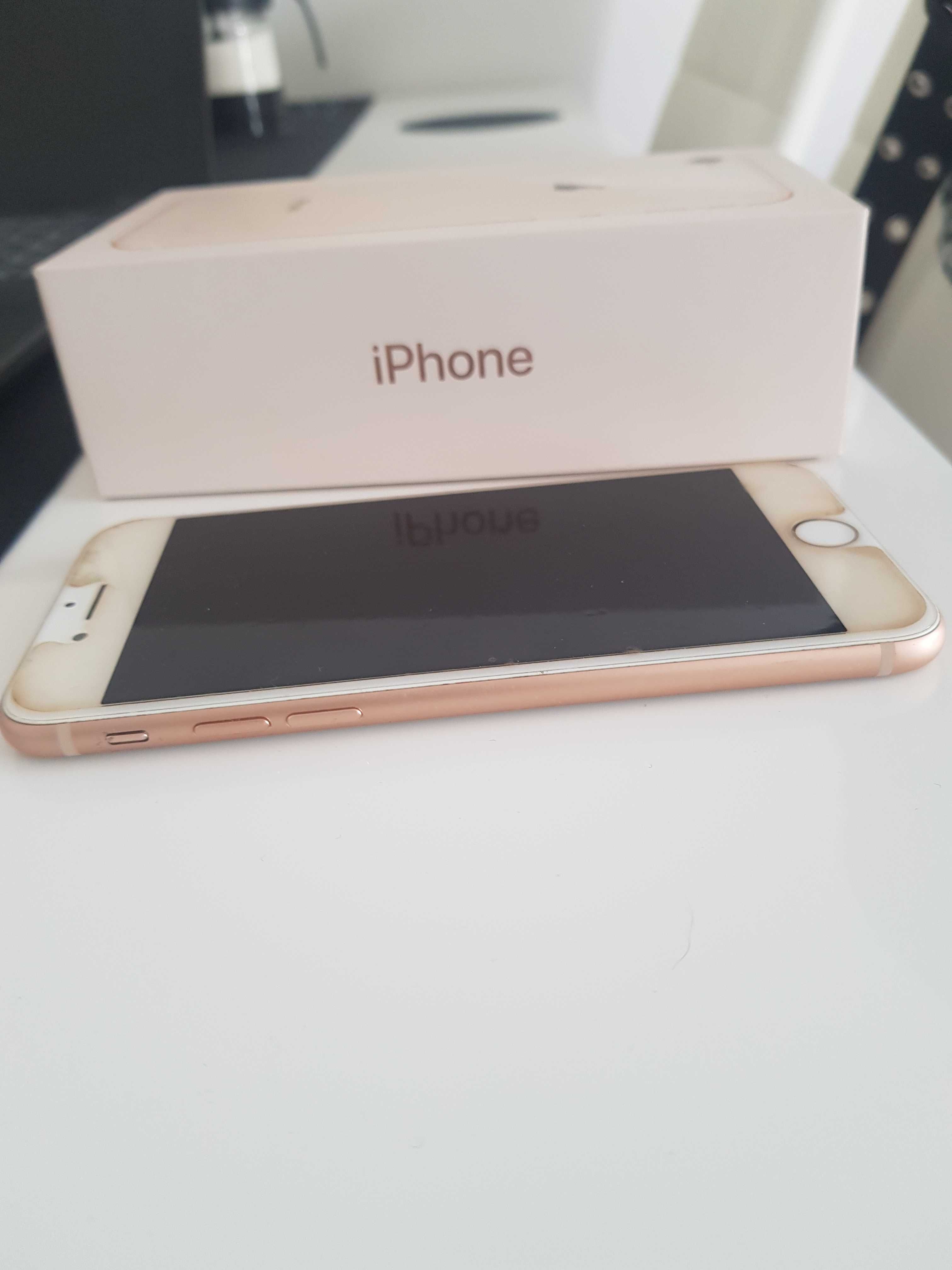 iPhone 8 ,64GB stan bardzo dobry