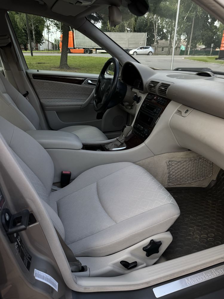Продам Mercedes-Benz C-Class свіжо пригнаний