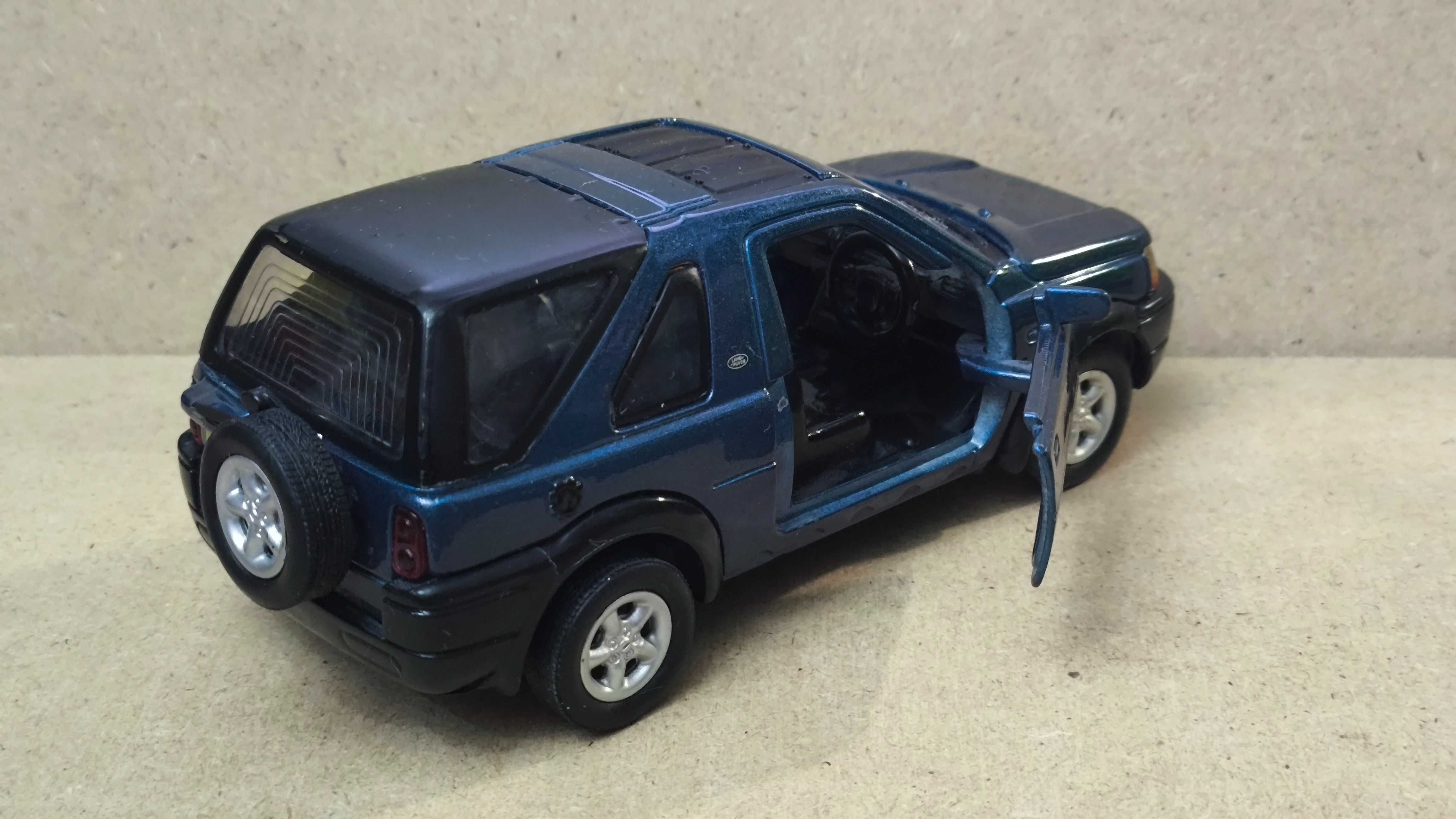 Машинка, модель авто Land Rover Freelander 1.38 Smart Toys