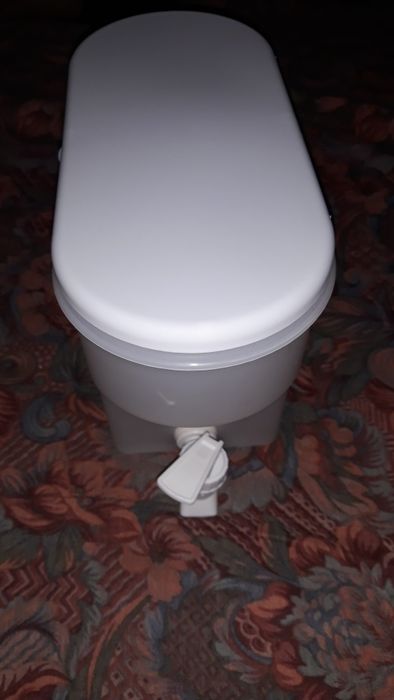 Большой контейнер  для напитков с краном.