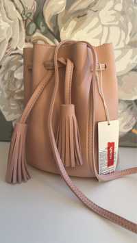Женская сумка пудрового цвета