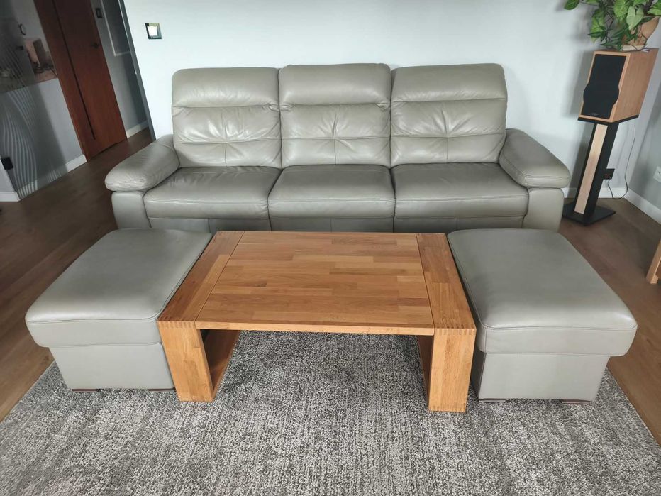 Sofa skórzana, pufy, stolik kawowy