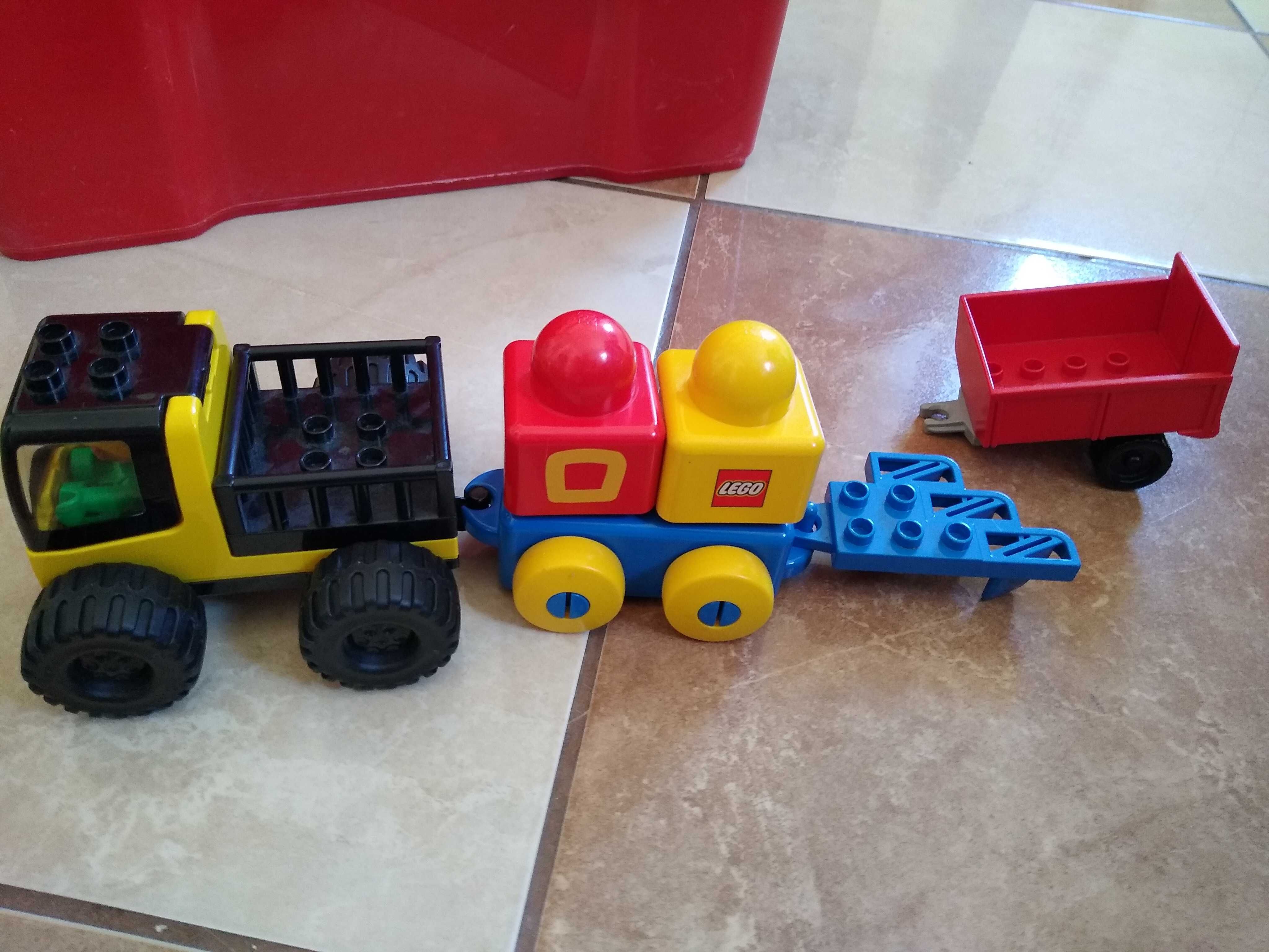 LEGO. Ciągnik i przyczepki