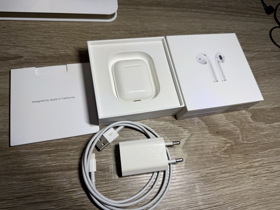 AirPods навушники з НЮАНСОМ