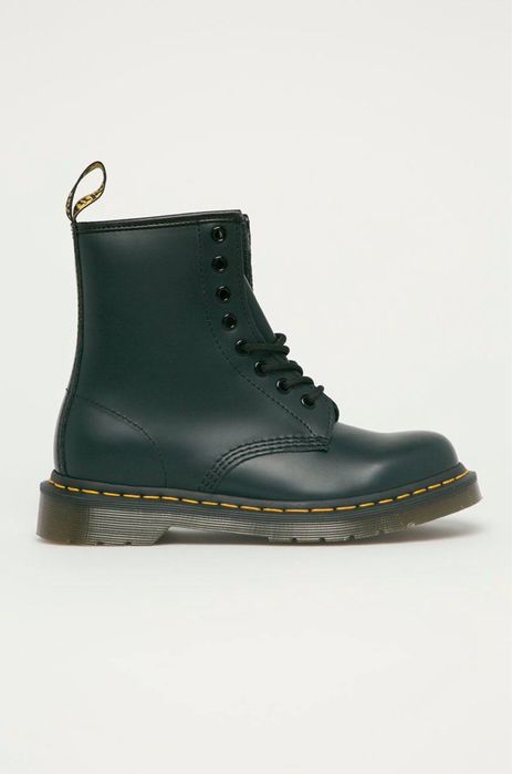 Ботинки кожаные Dr. Martens 1460 зеленого цвета на низком каблуке