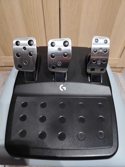 Logitech G923 TrueForce - idealny zestaw do symulatorów na XBOX/PC