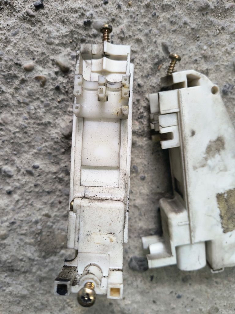 Zamek siłownik drzwi ford 93bg220a20dd