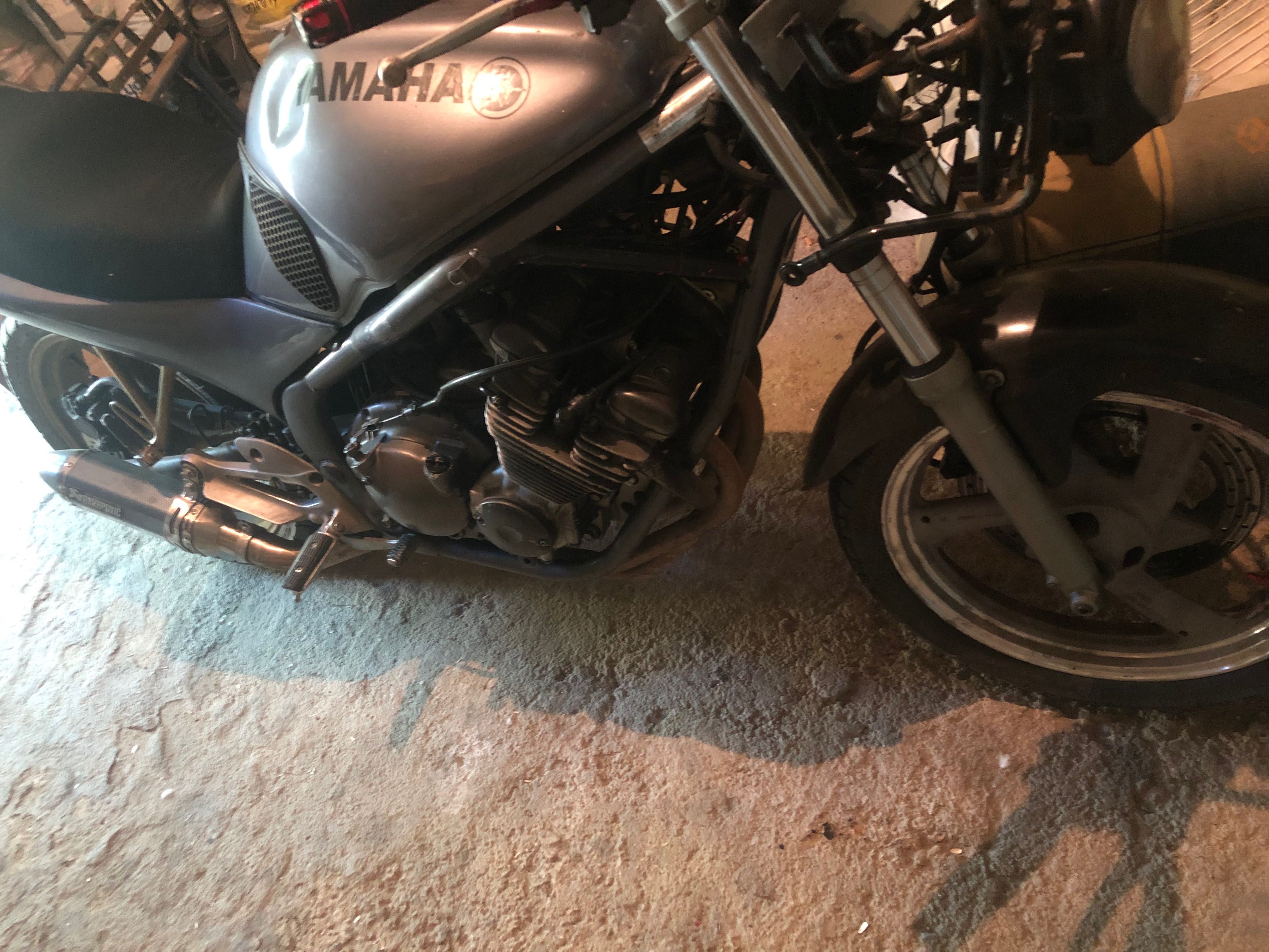 Vendo xj600s a trabanhar