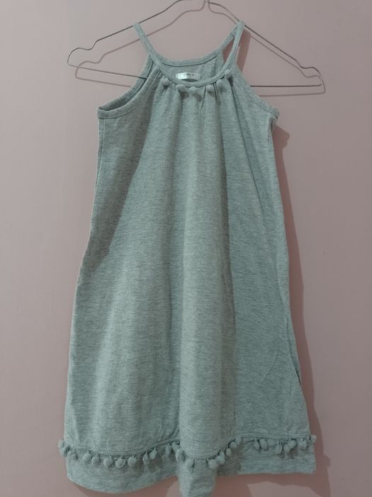 Zestaw 8 sukienek 134 9 lat