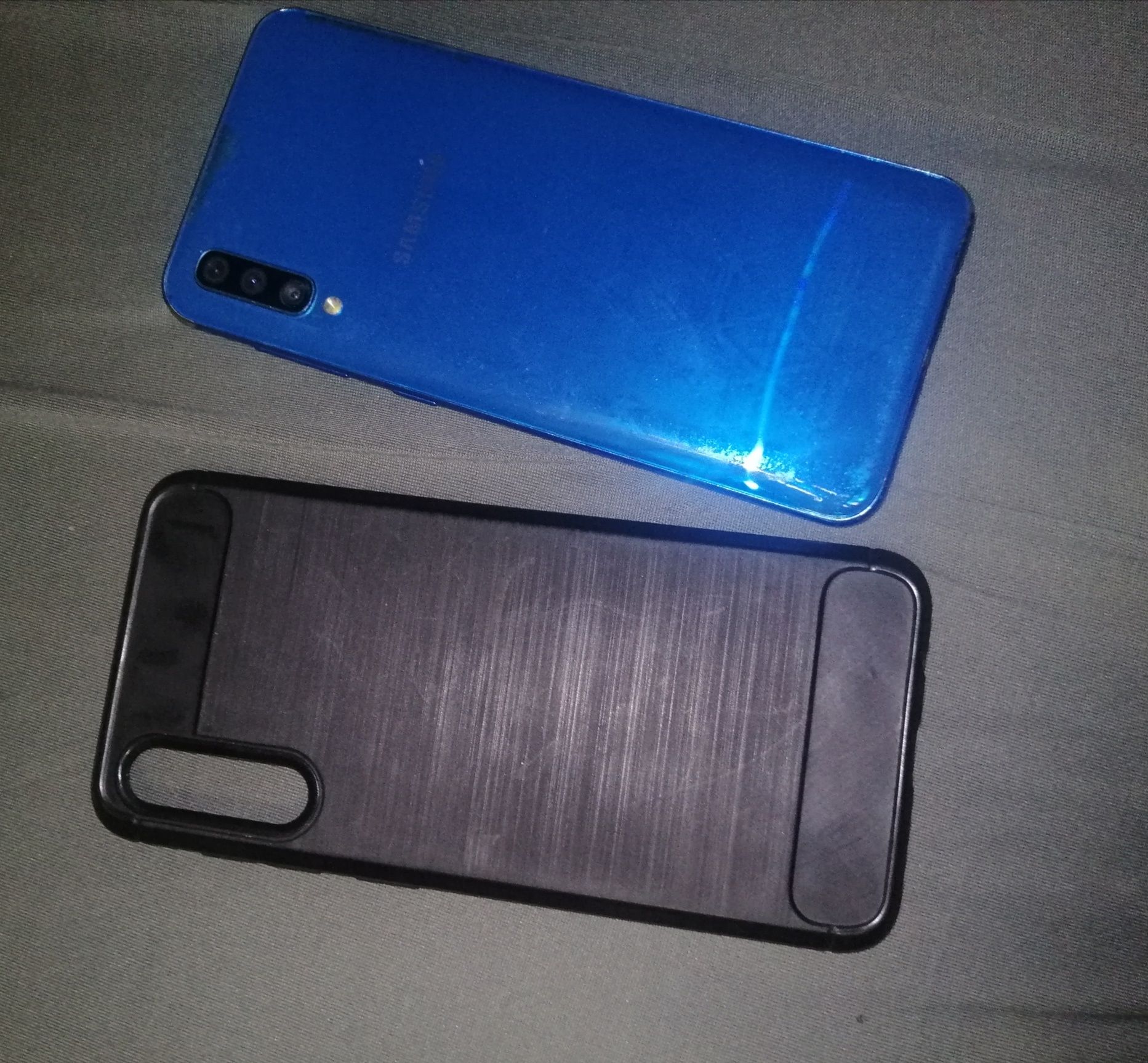 Samsung Galaxy A50 +etui