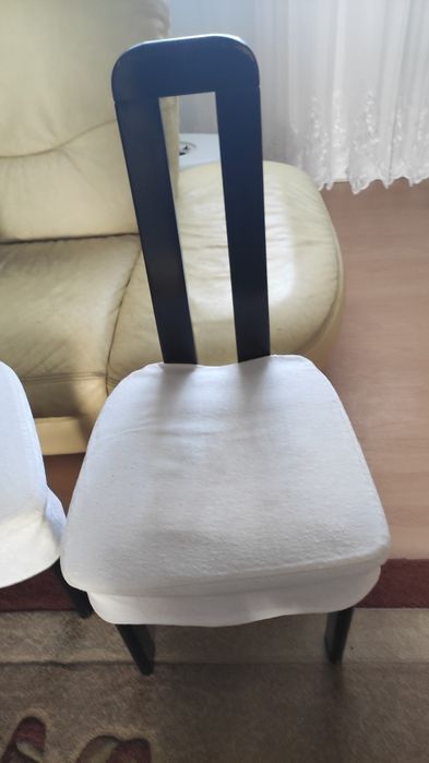Stół plus 4 krzesła