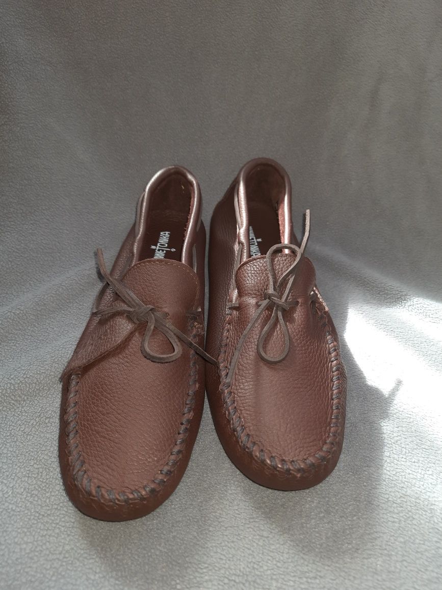Чоловічі мокасини Weekender із натуральної лосиної шкіри Minnetonka