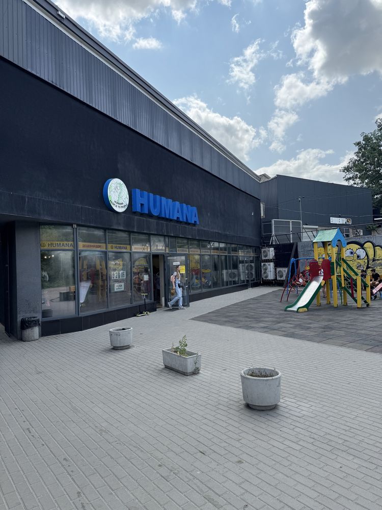 Камʼянська 40.гарний трафик, Київський ТСК, проспект Мазепи 220м2