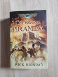 Czerwona Piramida, Rick Riordan