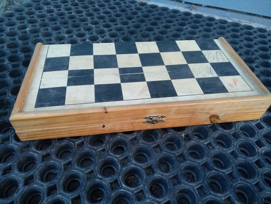 Шахматы, нарды, детский боулинг, Ambassador футбол, аэрохоккей