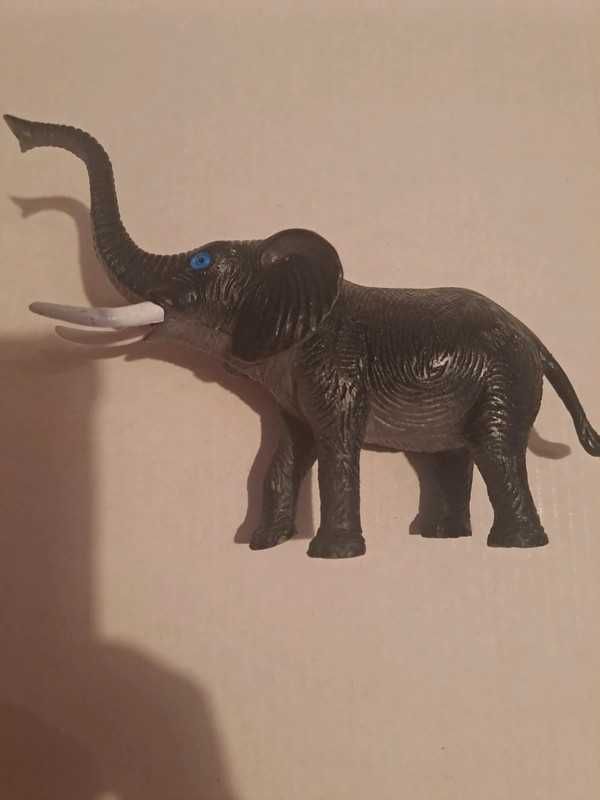 Słoń zwierzątka figurka jak nowa