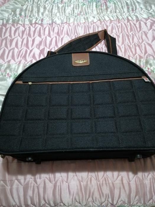 Mala de viagem espaçosa