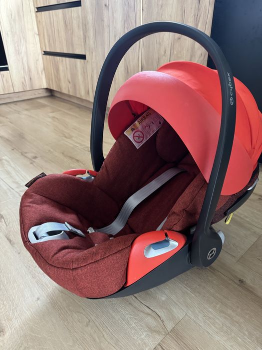 Cybex Cloud Z i size Czerwony fotelik samochodowy
