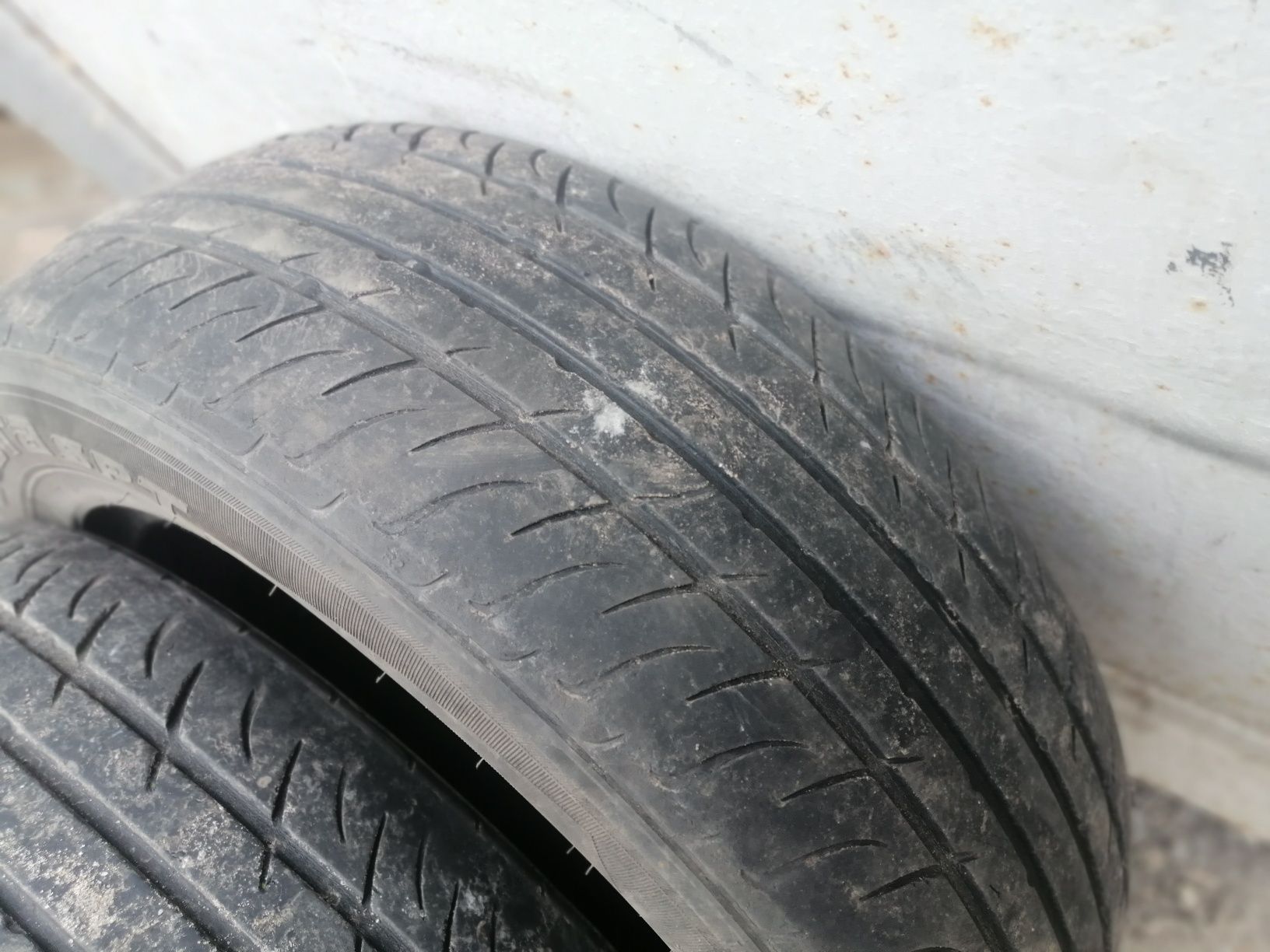 Продам резину лето 3 колеса r14 185..65 Kumho