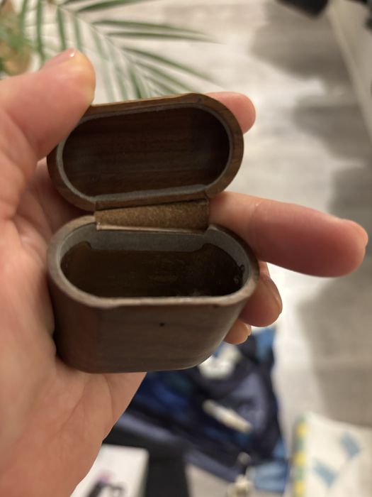 Drewniana obudowa etui AirPods up Oakywood