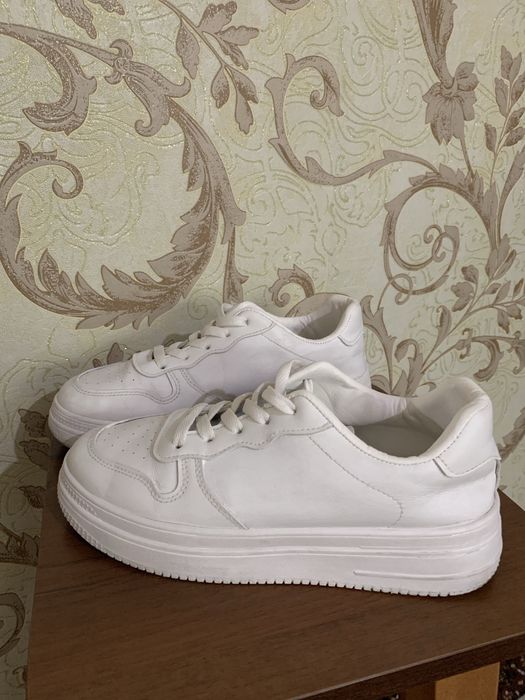 Продаю Кросівки