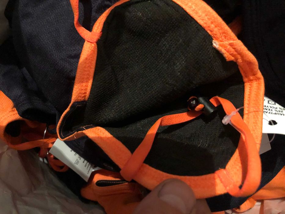 Строительные защитные маски из материала-фабрычные.