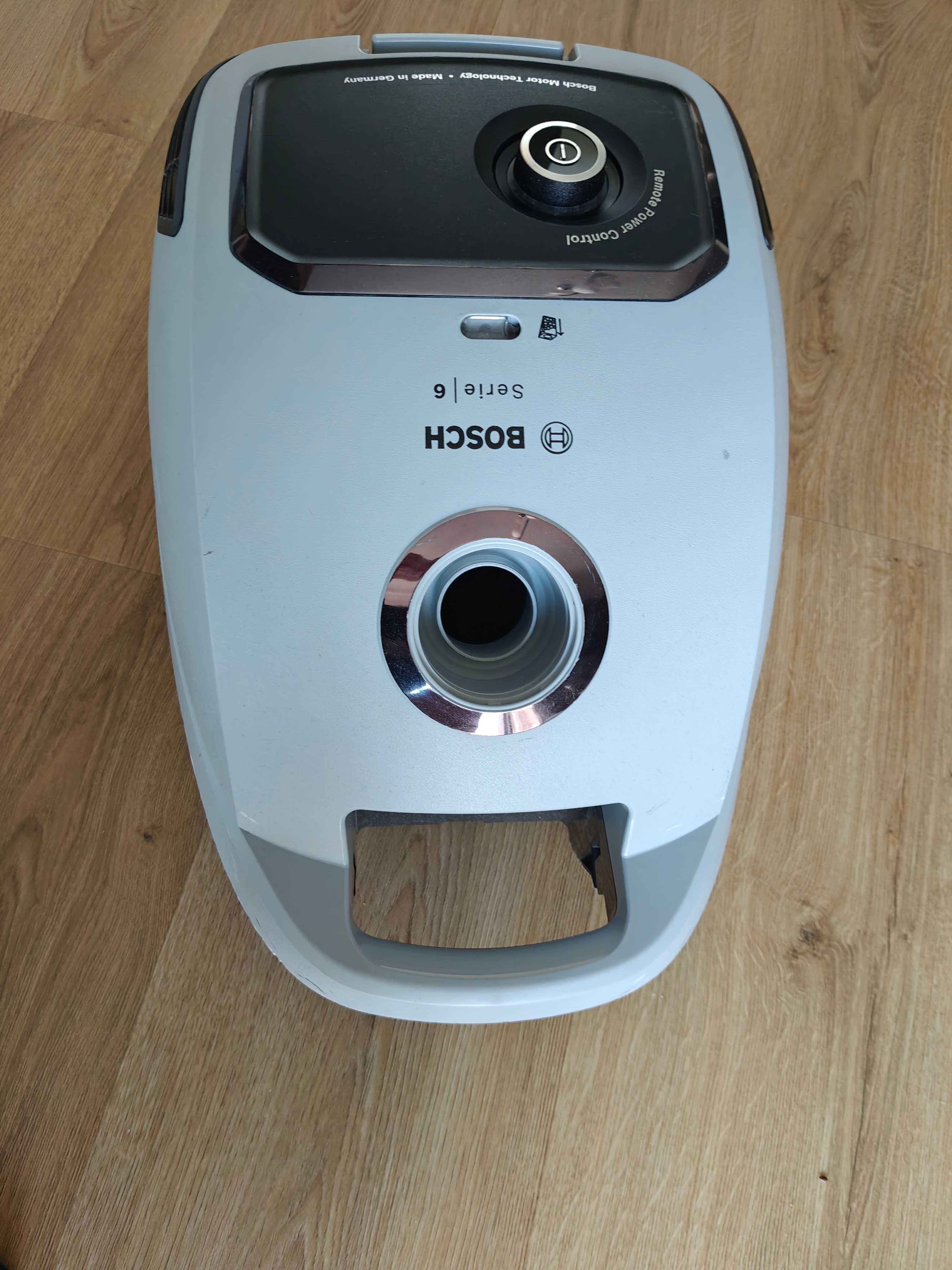 Odkurzacz BOSCH BGB6X330