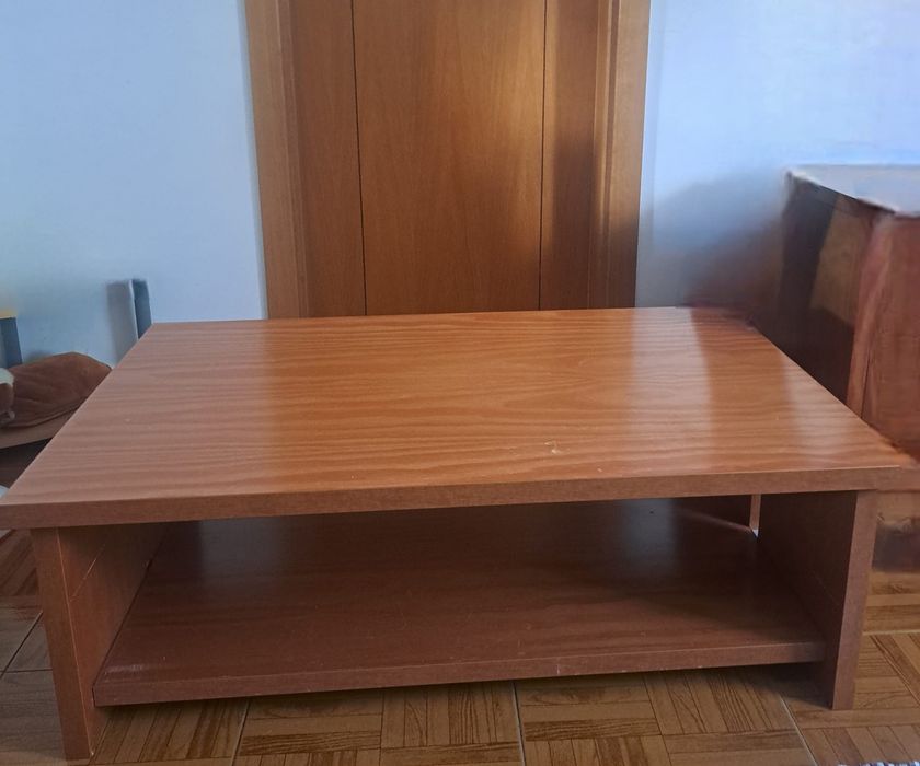 Mesa de Centro em Cerejeira