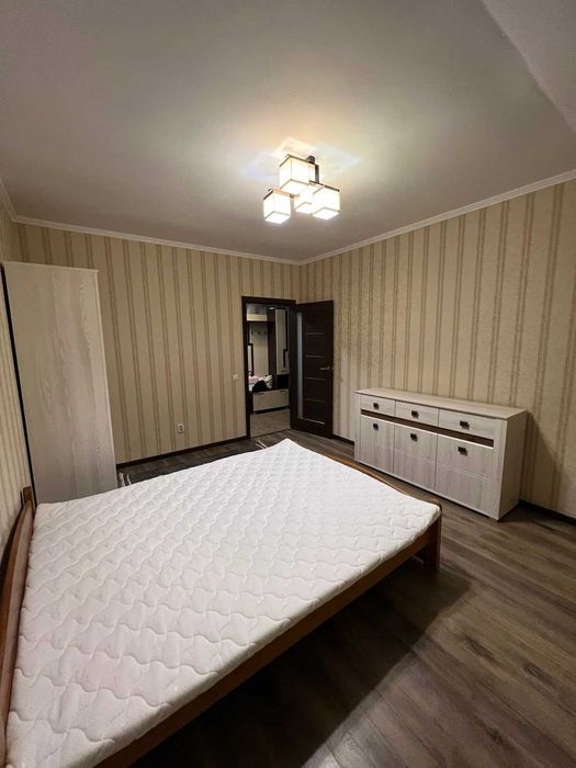 оренда 1 кв нов Колоскова 11 4\5  закрита терит з паркомісц 18000 грн