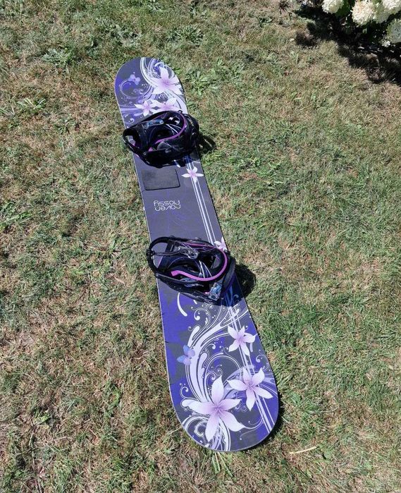 Deska snowboardowa Raven 151 cm z wiązaniami, jak nowa