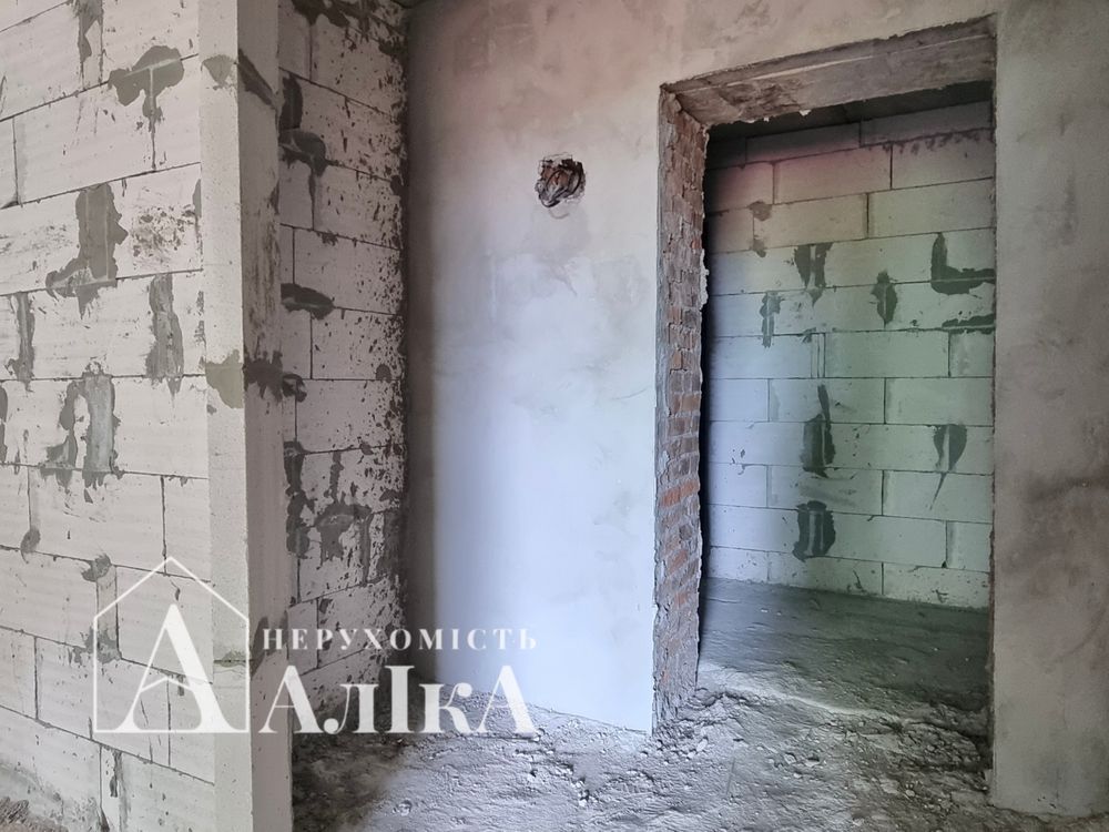 Продам 1-кімнатну квартиру в новобудові в центрі