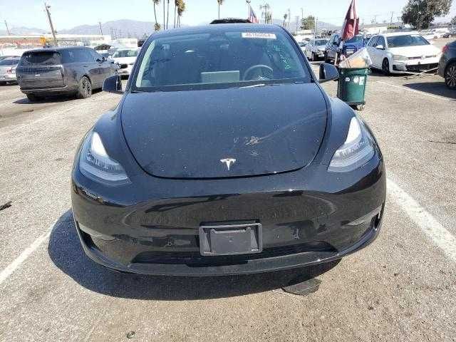 Tesla Model Y 2022 року випуску