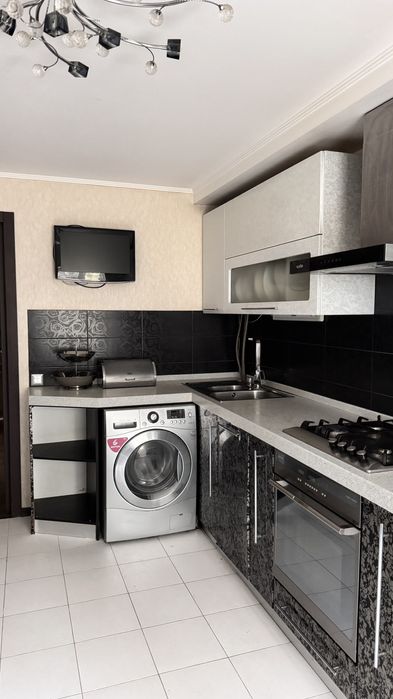 Сдам 2к квартиру Центр,ул Защитников Николаева( Декабристов).