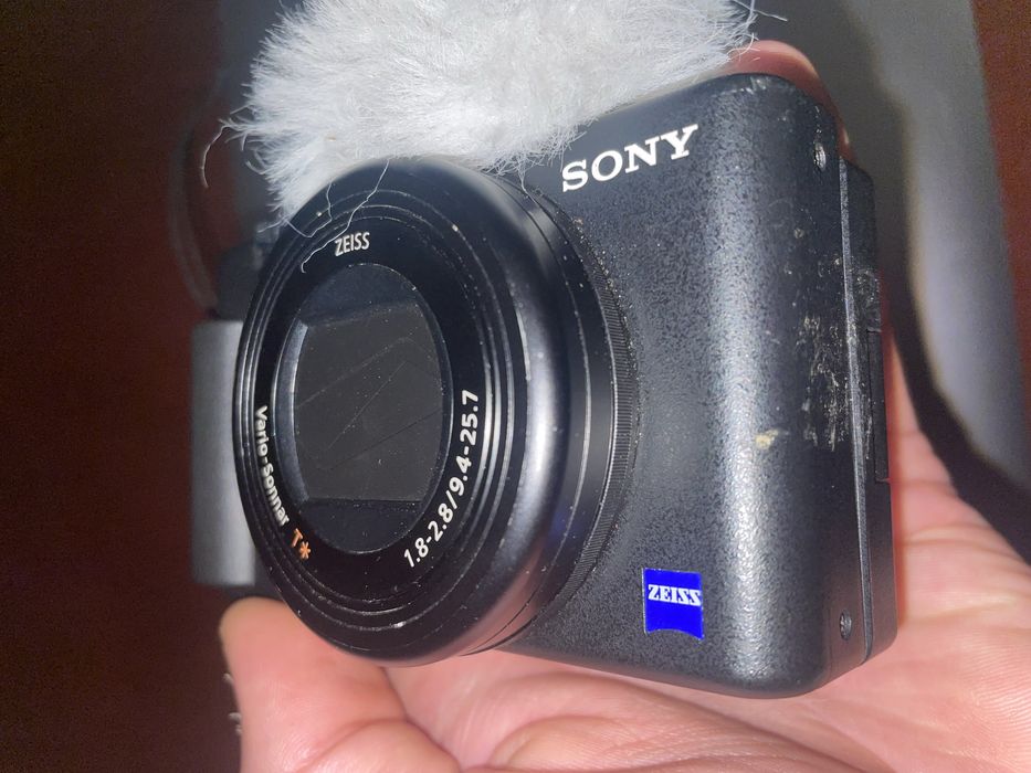 Sony zv-1 стан ідеальний все працює добре знімає супер.ннннннннннннннн