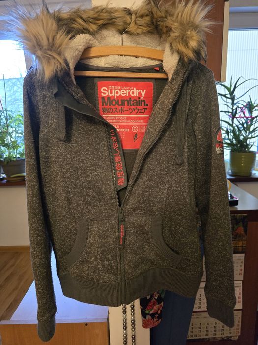 Bluza z kapturem z futerkiem M.