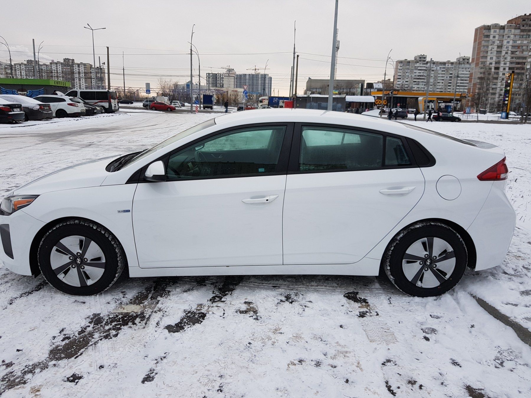 Hyundai ioniq гібрид 1.6 2017