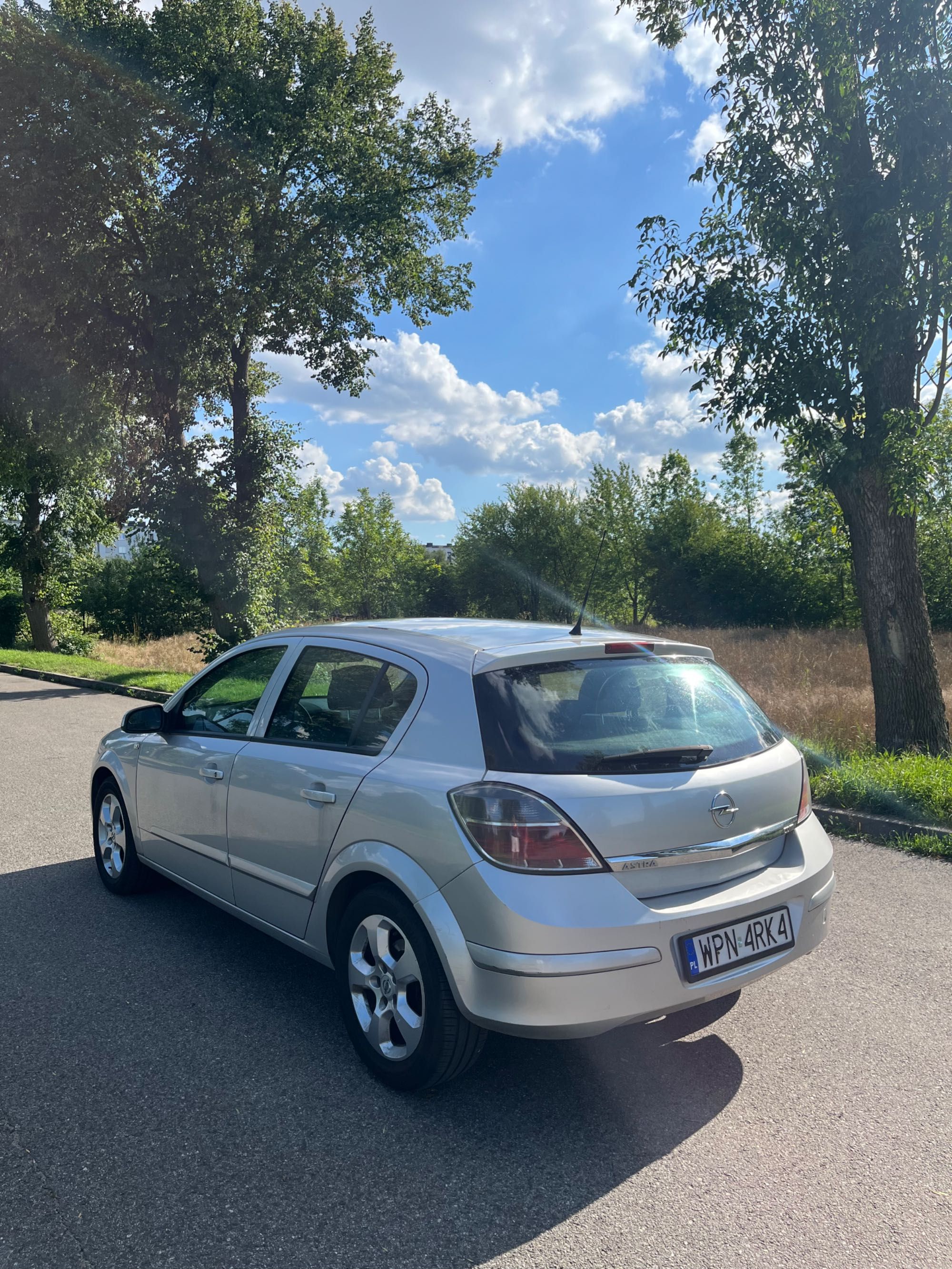 Samochód OPEL ASTRA H 1.3 CTDI