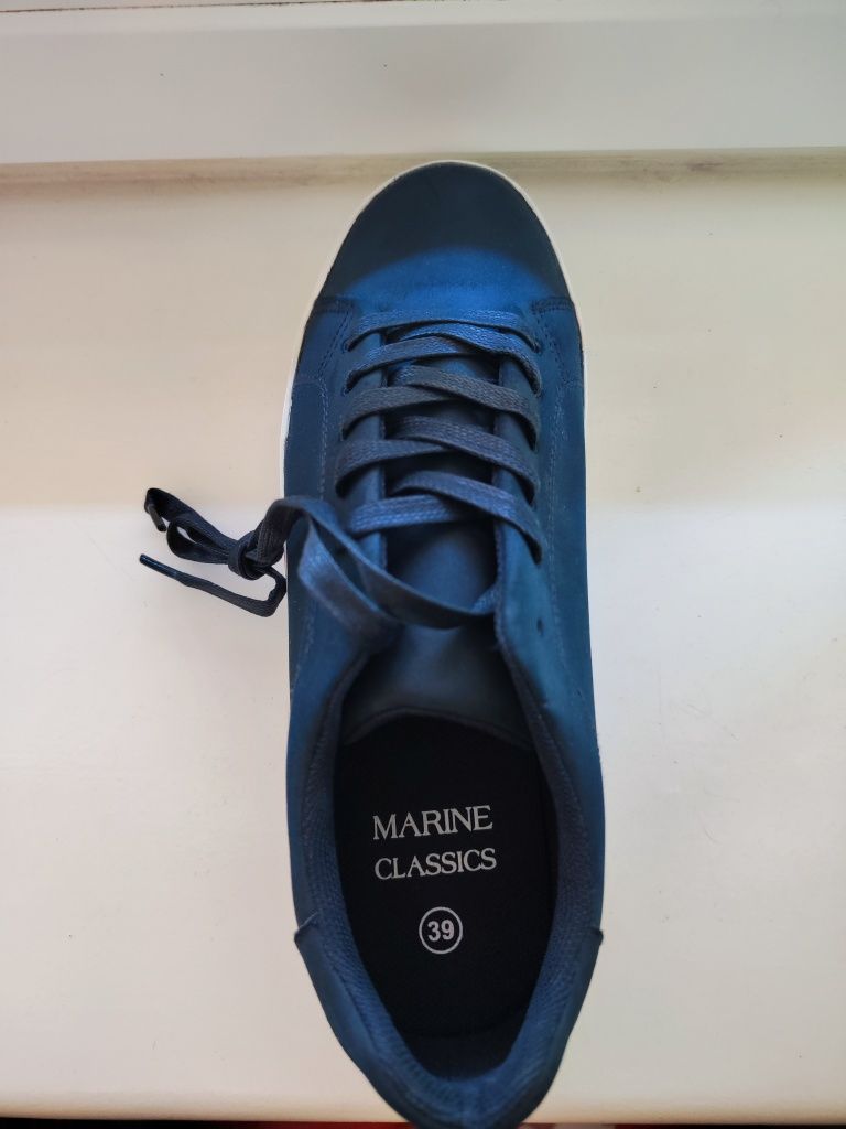 Nowe Sneakersy Marine Classics