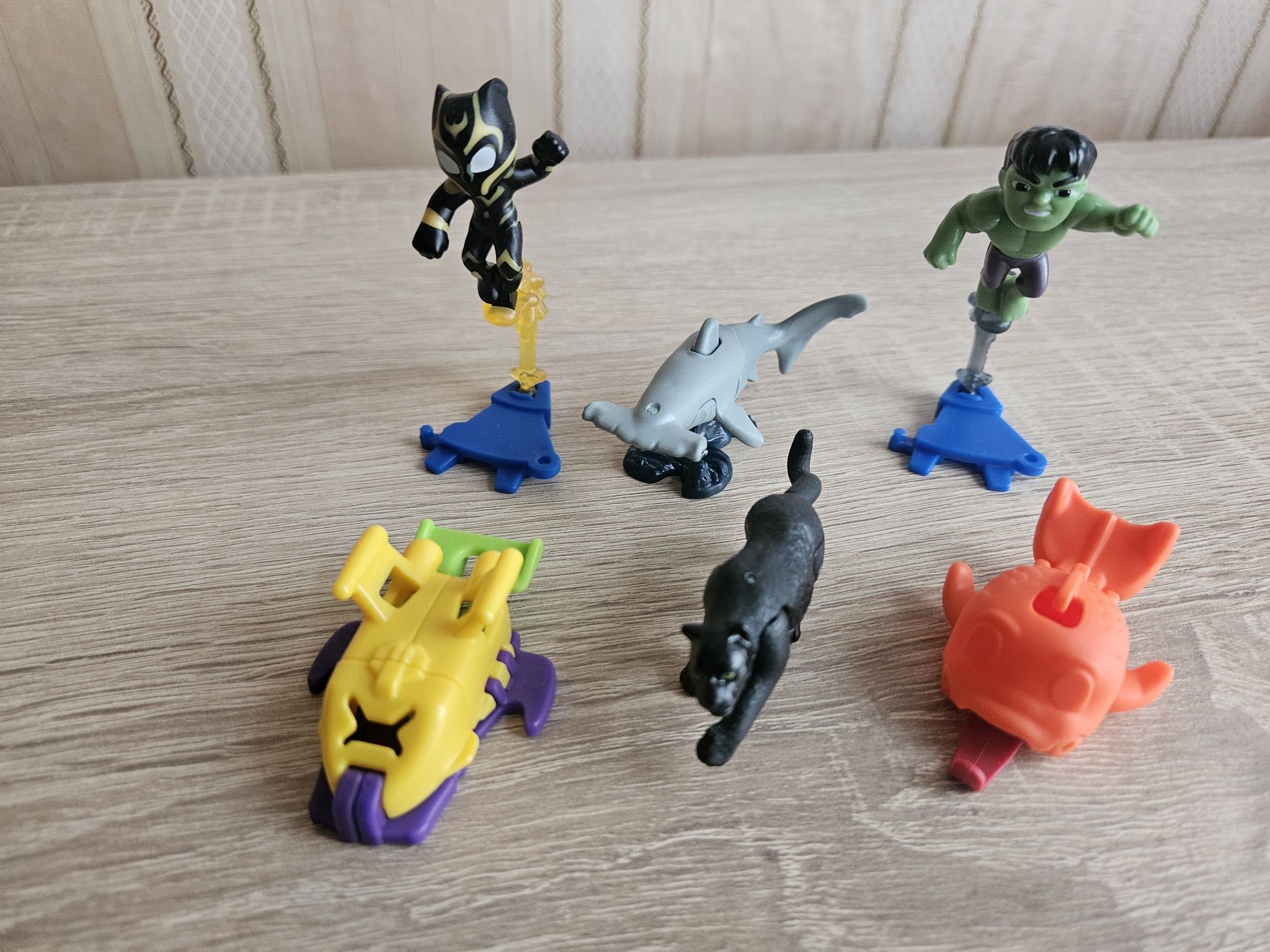 6x figurki Kinder Niespodzianka  !
