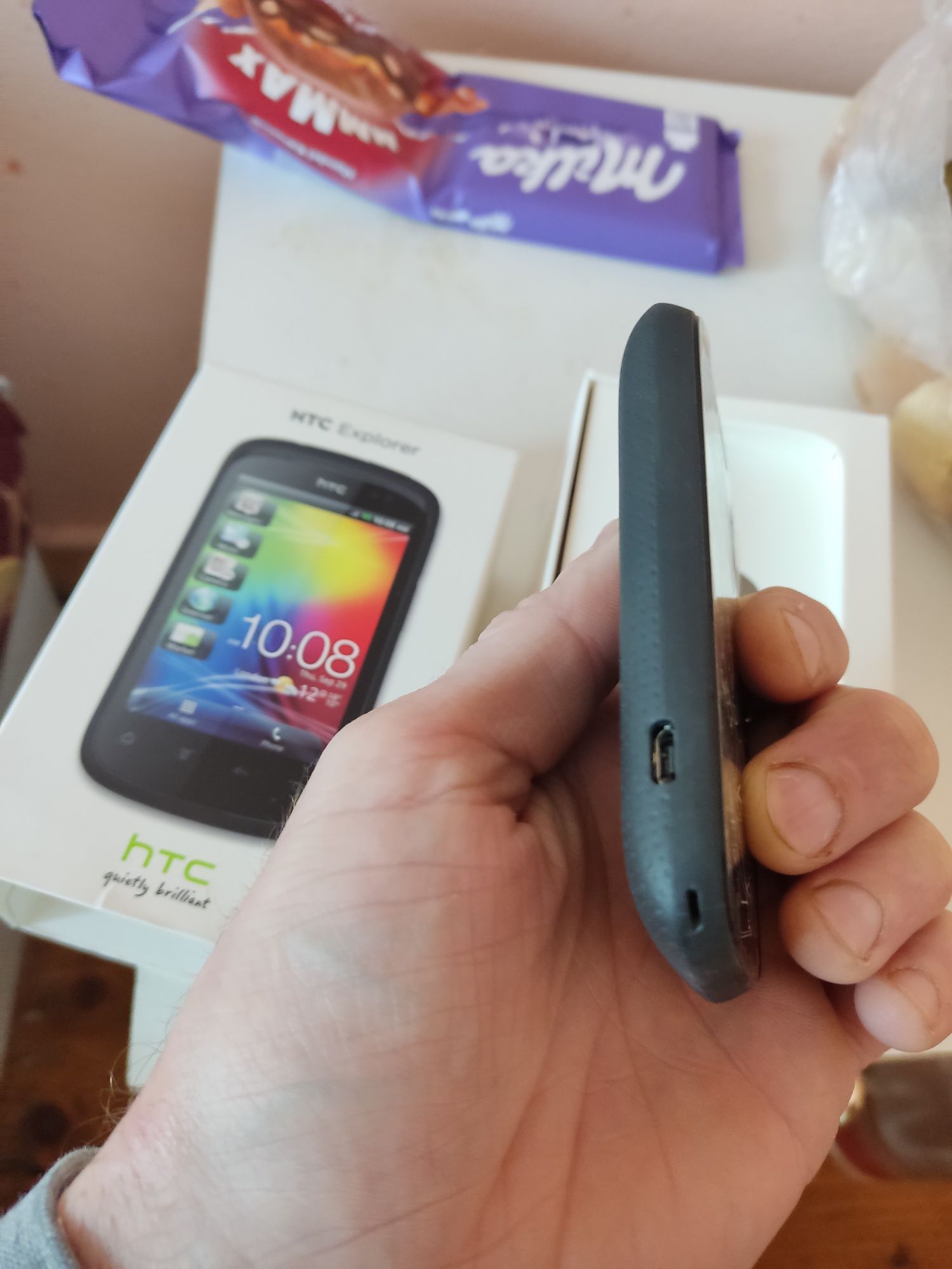 HTC Explorer телефон