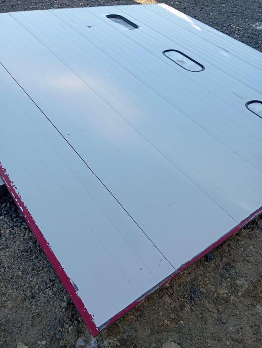 Brama segmentowa panelowa przemysłowa 425x423 wysoka