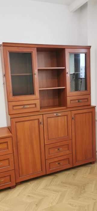 Komoda / witrynka / regał - mebel w bardzo dobrym stanie