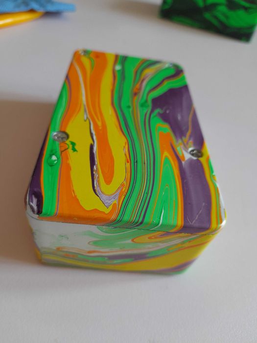 Vendo 2 Stomp boxes / caixas para pedais (em aluminio / pintura swirl)