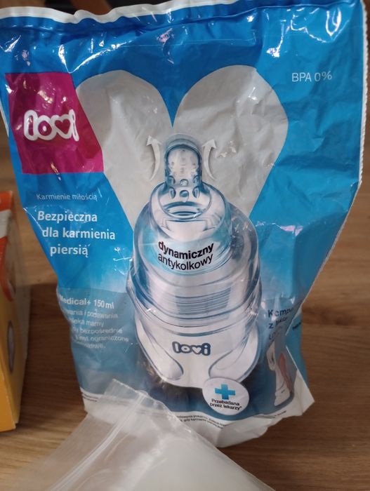 Medela laktator ręczny, wkładki latacyjne, woreczki + butelka