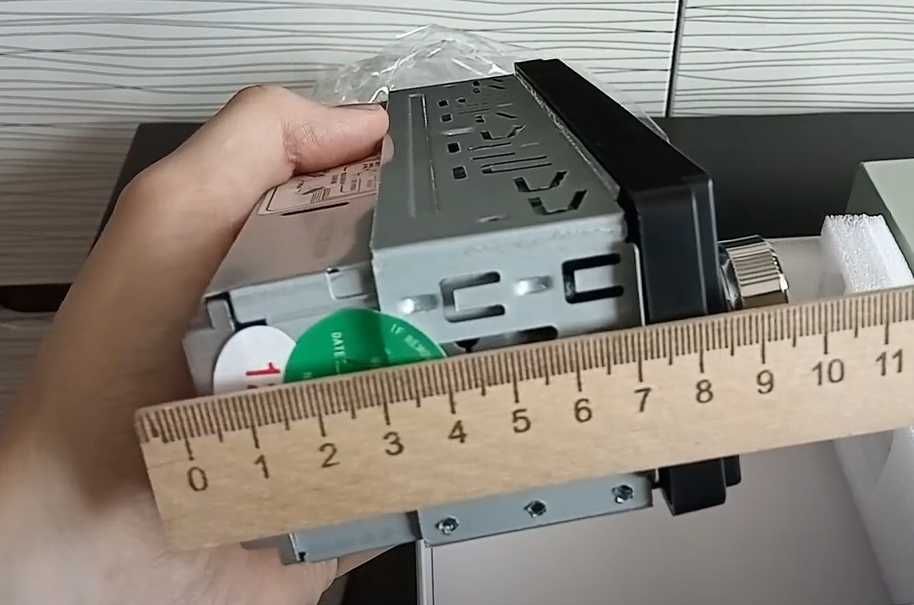 Автомагнітола з дисплеєм та пультом на руль блютуз usb microsd коротка