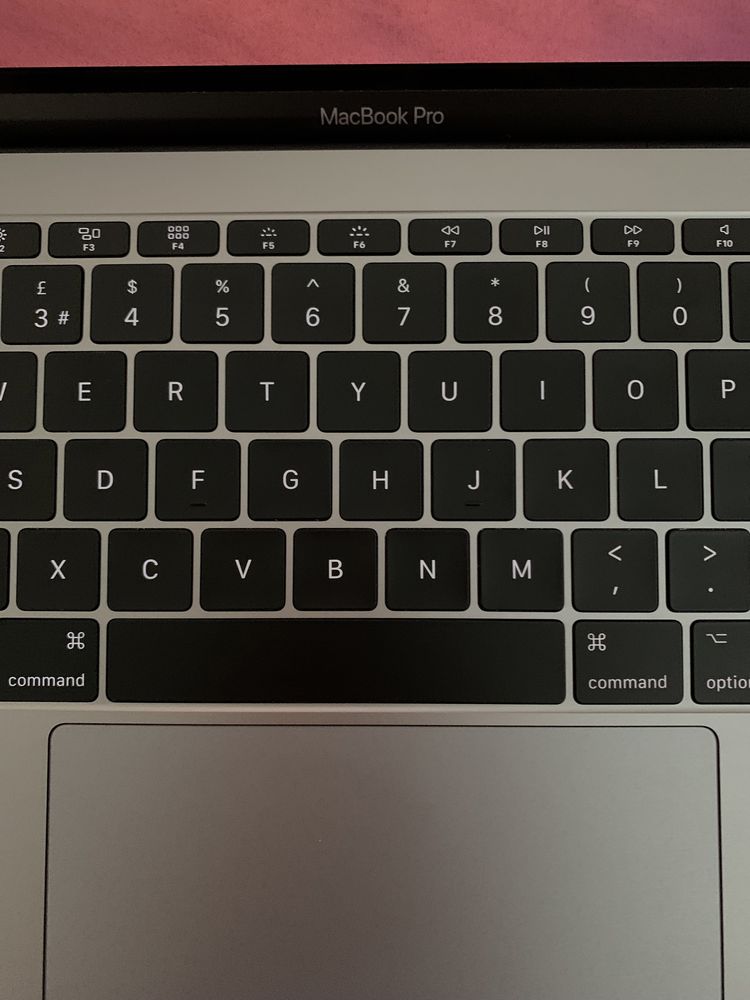 MacBook Pro 2017, 13-inch, 8gb . Куплен ОАЭ Дубаи