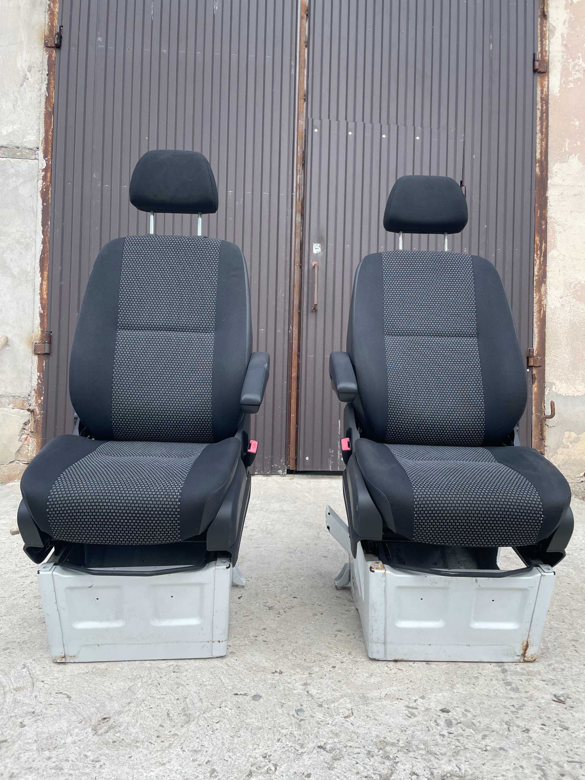Сидіння sprinter W906 водійська, пасажирська сідушка спрінтер дельфін