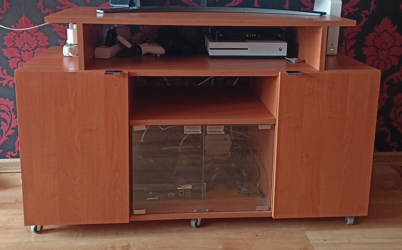 Stolik pod telewizor